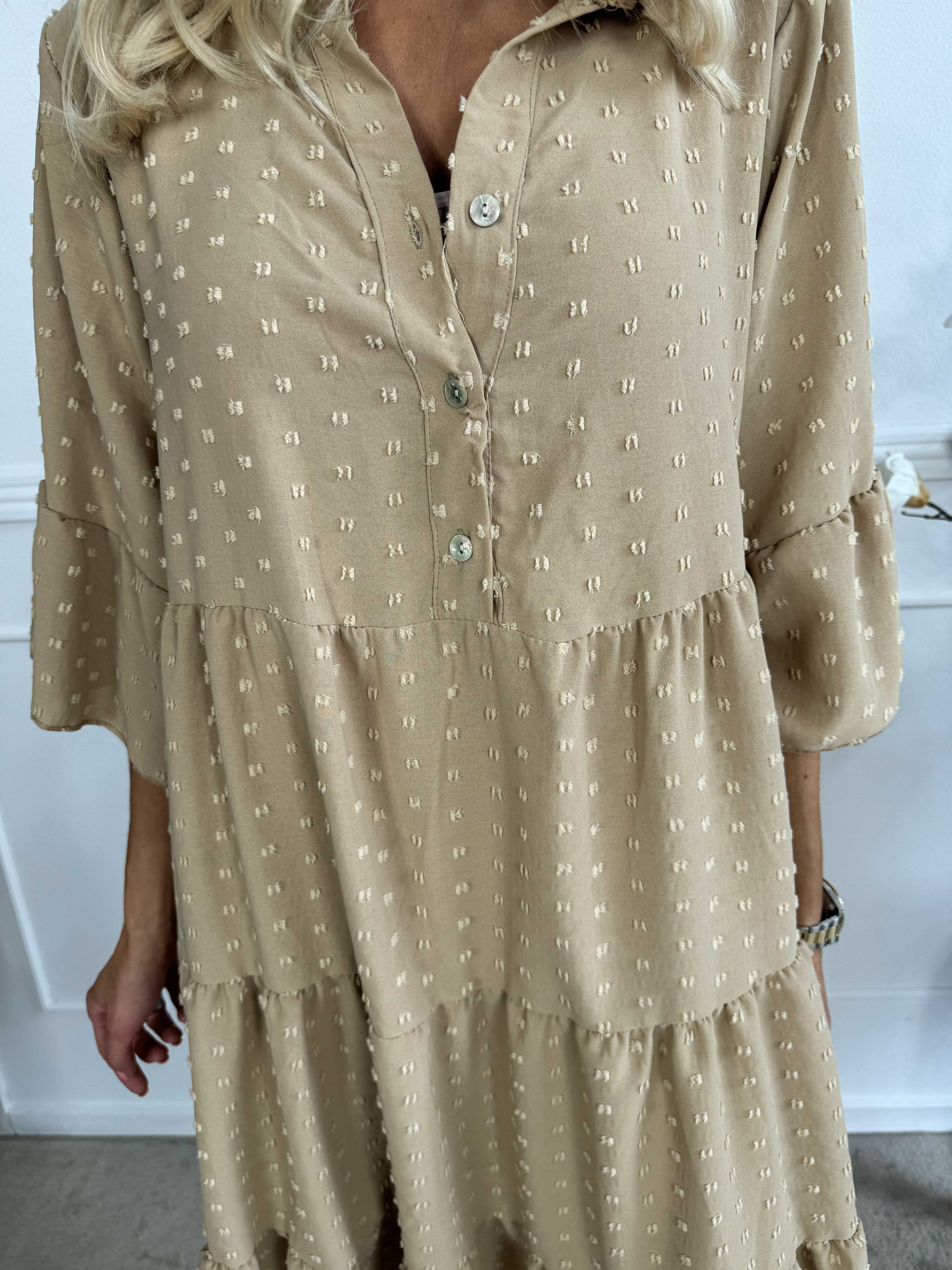 Amanda - Feminin kjole med søde ærmer